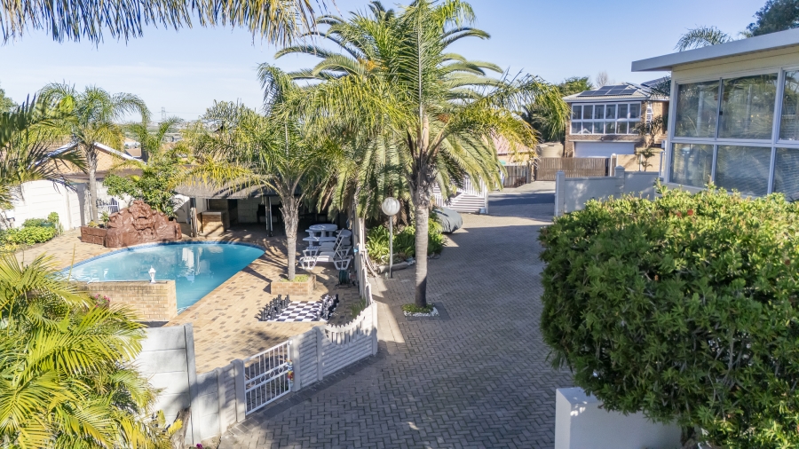 8 Bedroom Property for Sale in Brackenfell South Western Cape